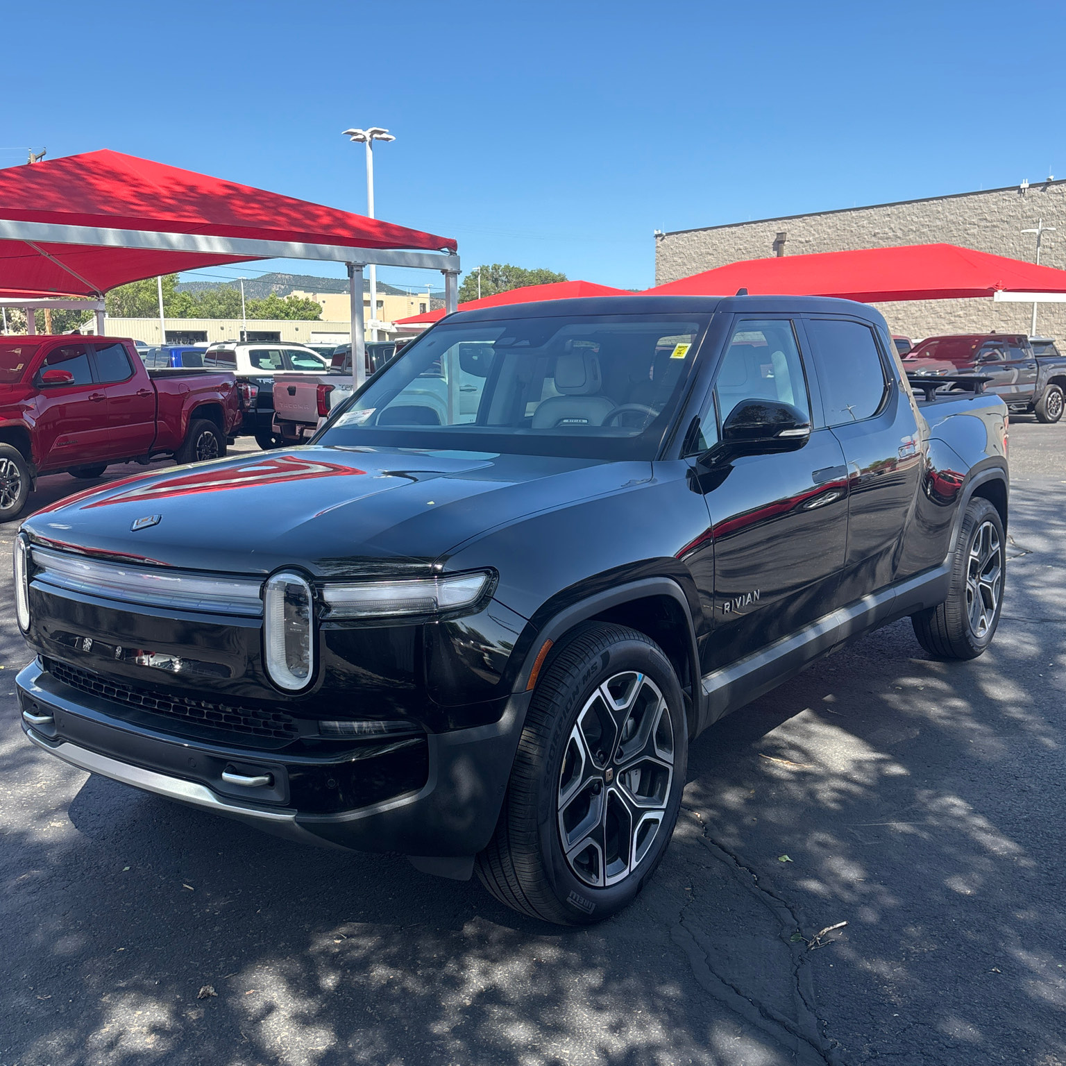 2025 Rivian R1T Adventure Dual-Motor