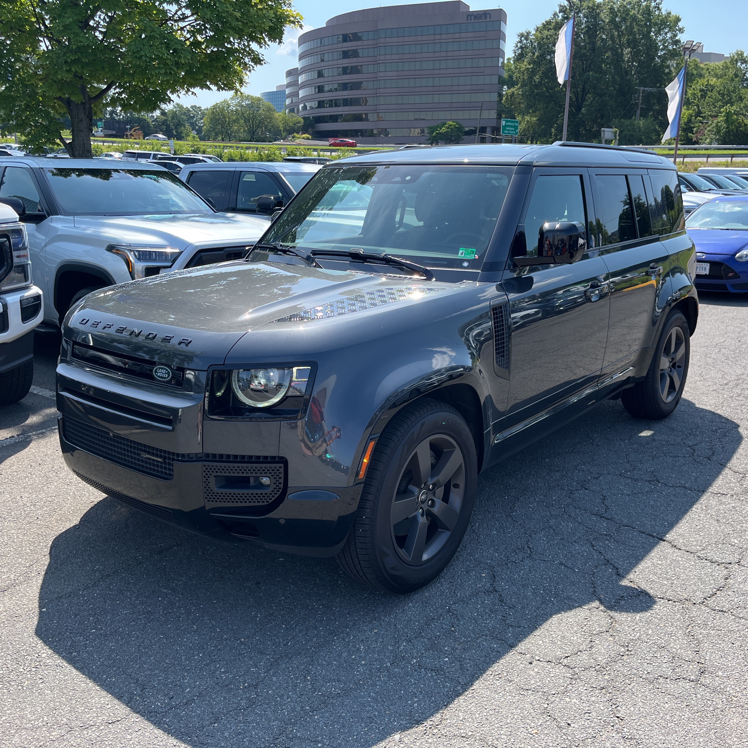 2023 Land Rover Defender 110 X-Dynamic SE