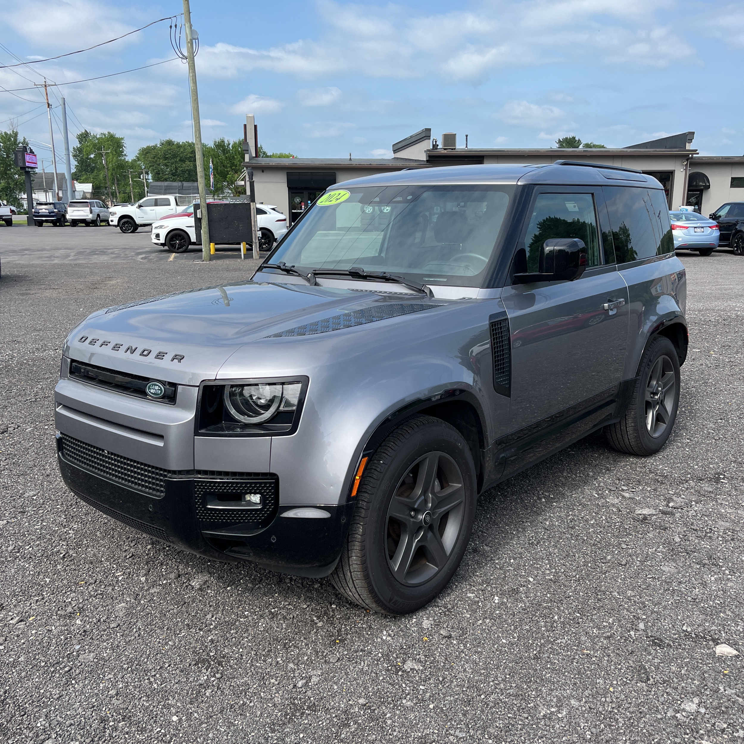 2024 Land Rover Defender 90 P400 X-Dynamic SE