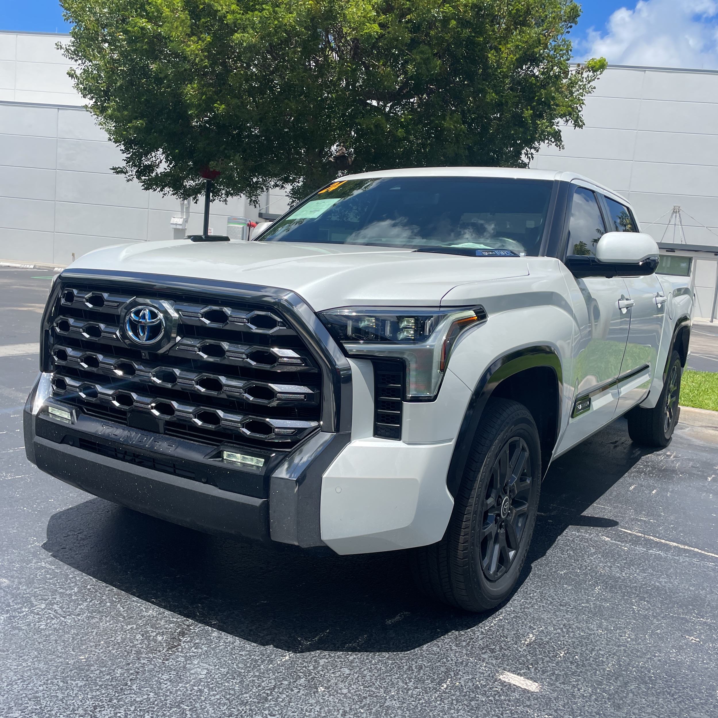 2024 Toyota Tundra Platinum HV
