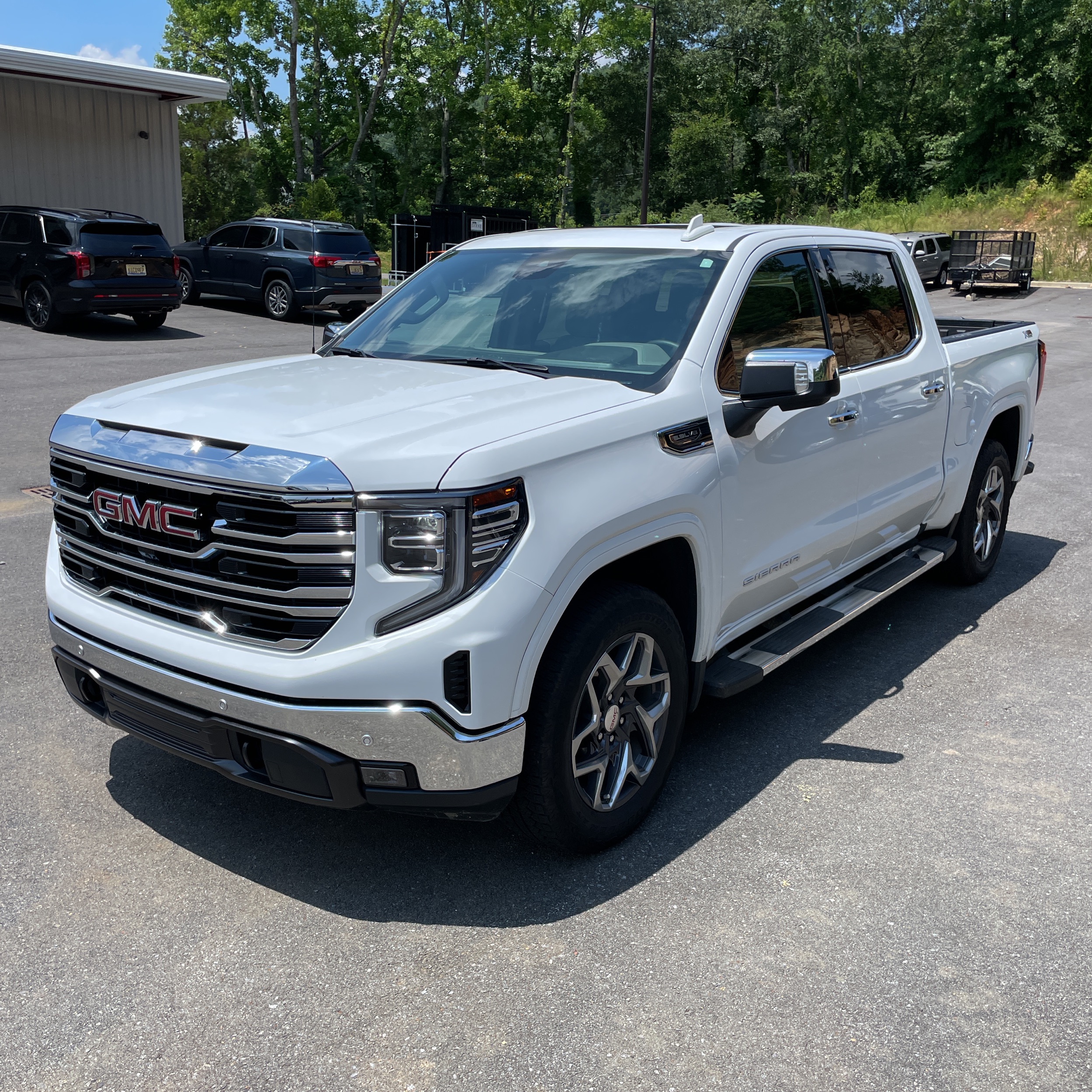 2025 GMC Sierra 1500 SLT