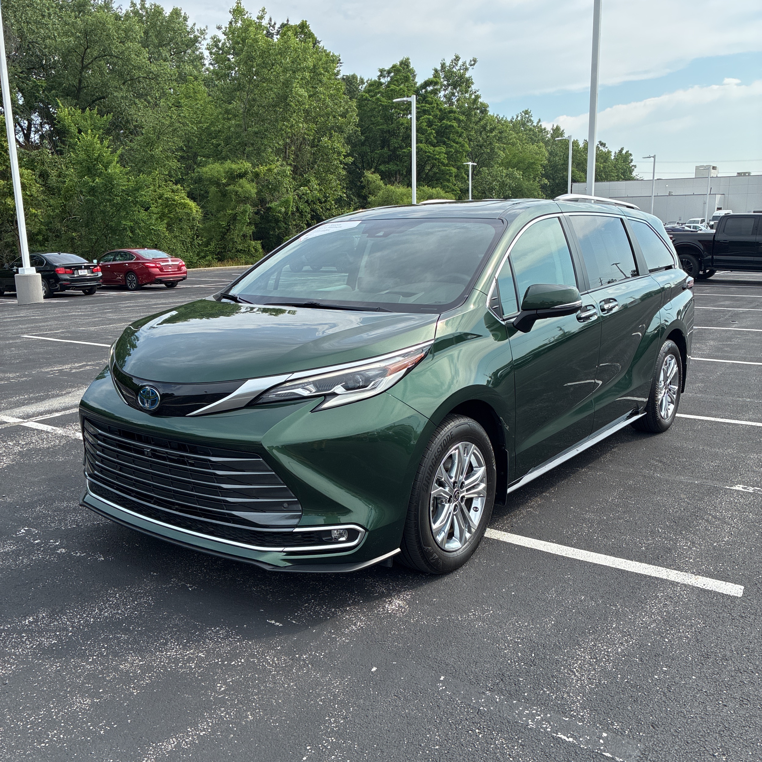 2023 Toyota Sienna Hybrid Platinum 5D Wagon 7 Pass AWD